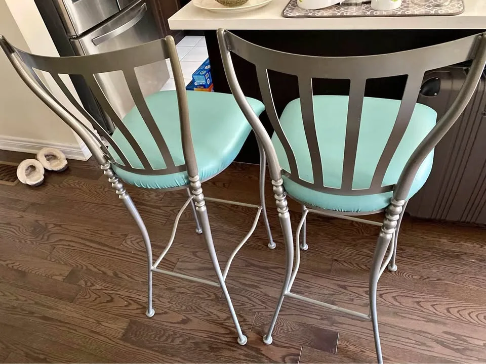 Beautiful pair of bar stools for sale thumbnail