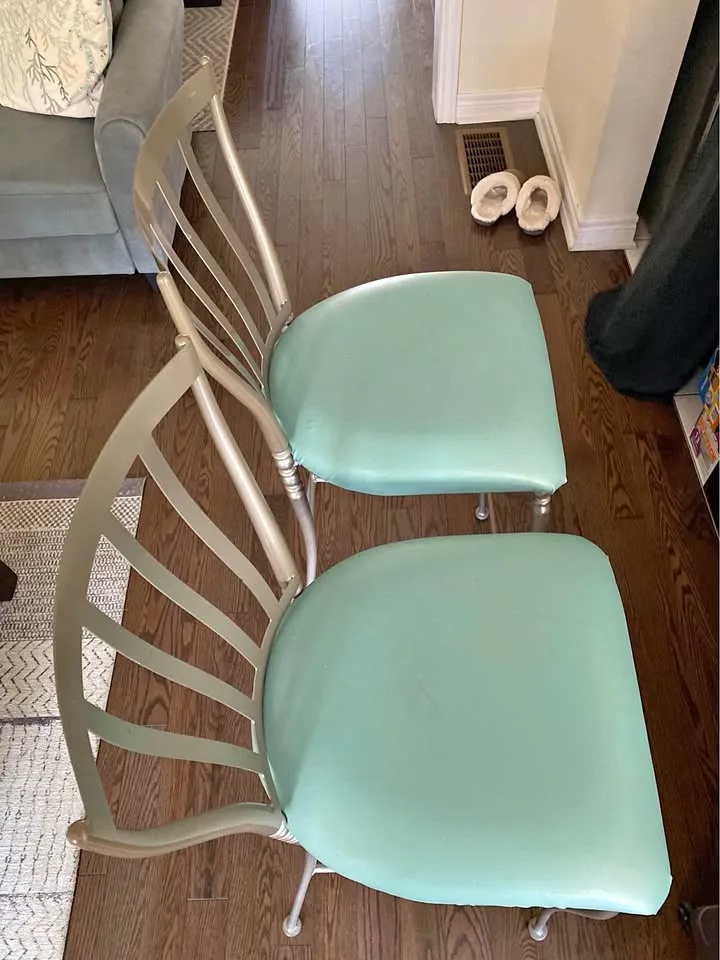 Pair of bar stools for sale (great condition) thumbnail
