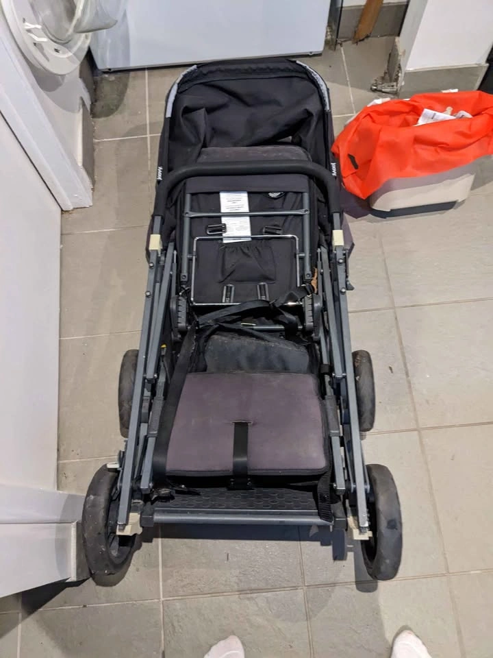 Amazing 2 Child Tandem Stroller! - photo 3