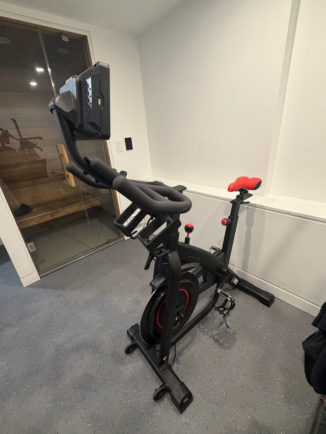 Bowflex C7 Exercise Bike with Touchscreen – Like New - photo 4