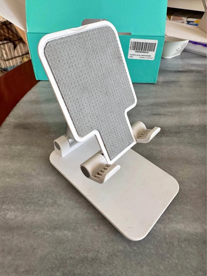 Adjustable Foldable Desktop Phone and Tablet Stand