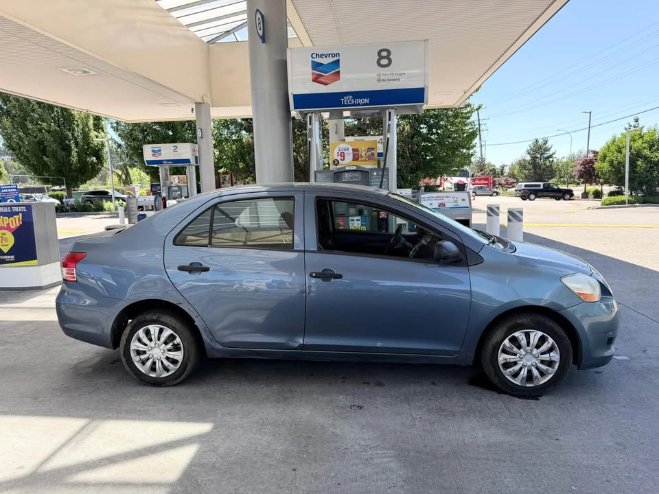 2007 Toyota Yaris - photo 2