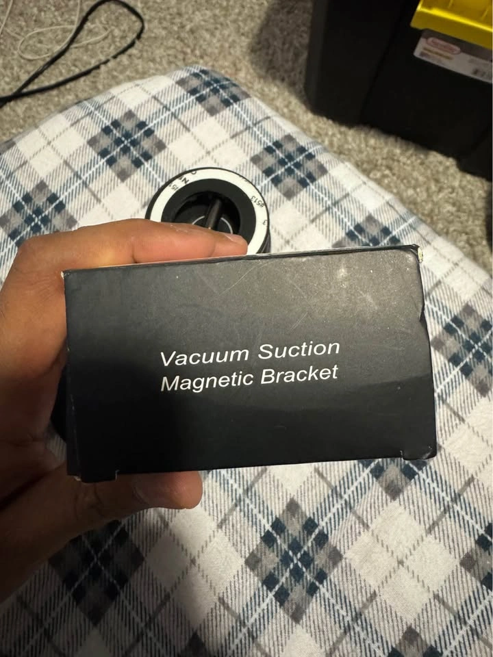 Vacuum suction car magnetic phone holder - photo 4