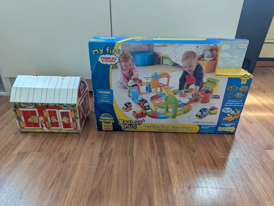 Fisher-Price Thomas & Friends Railway Pals & Lock Puzzle Barn - photo 3