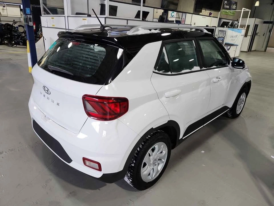 2025 Hyundai Venue - photo 3