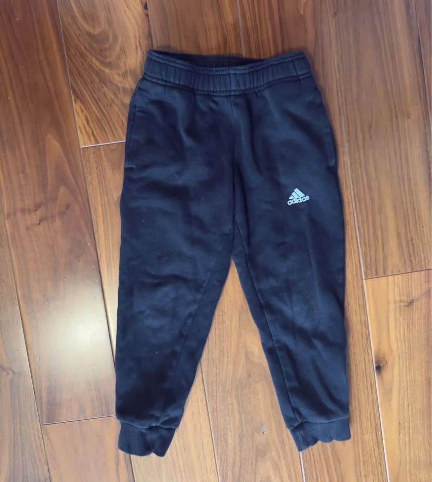Boys Adidas Crew Jogger Set image indicator(3)