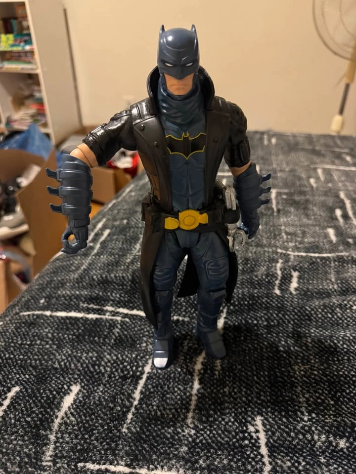 DC Comics Batman and Marvel Iron Man Action Figures - photo 3