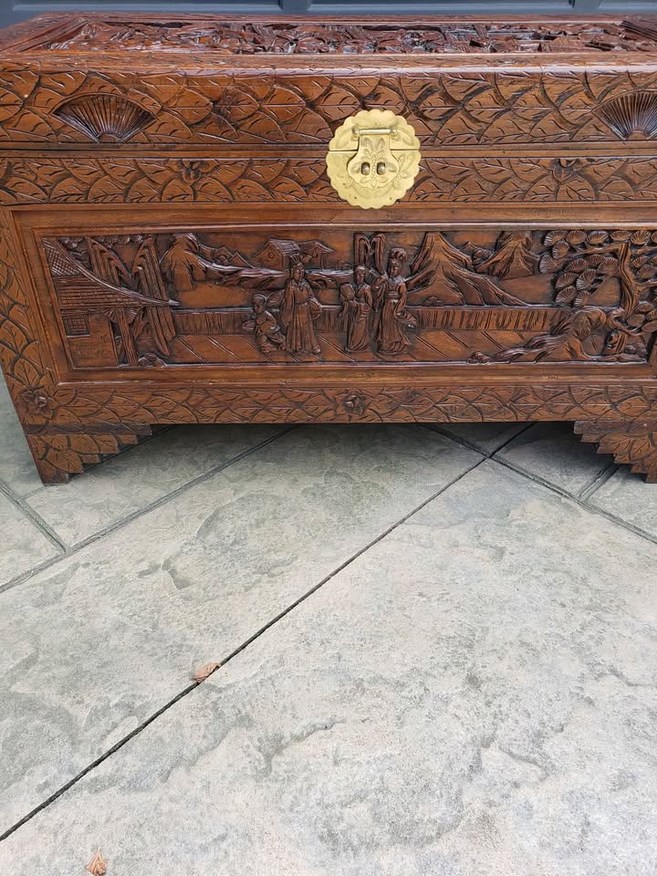 Beautiful Chinese Chest - photo 2