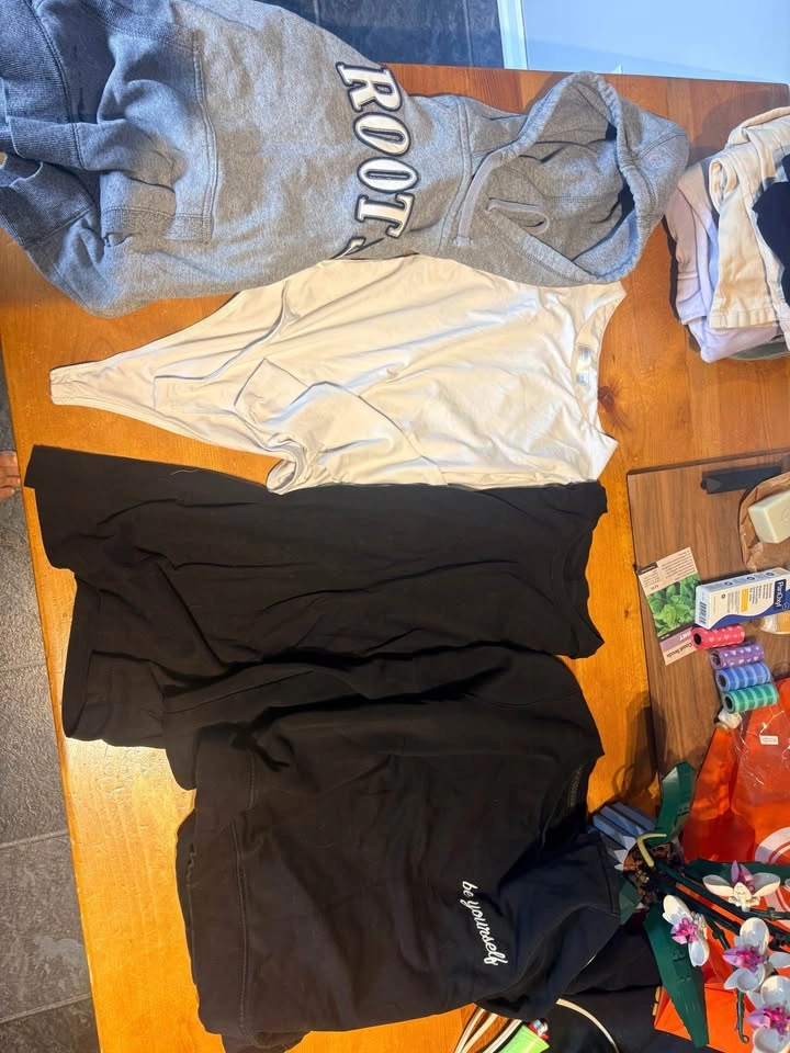 Girls clothing lot-33 pieces-pants, dresses, sweaters, shirts - photo 2