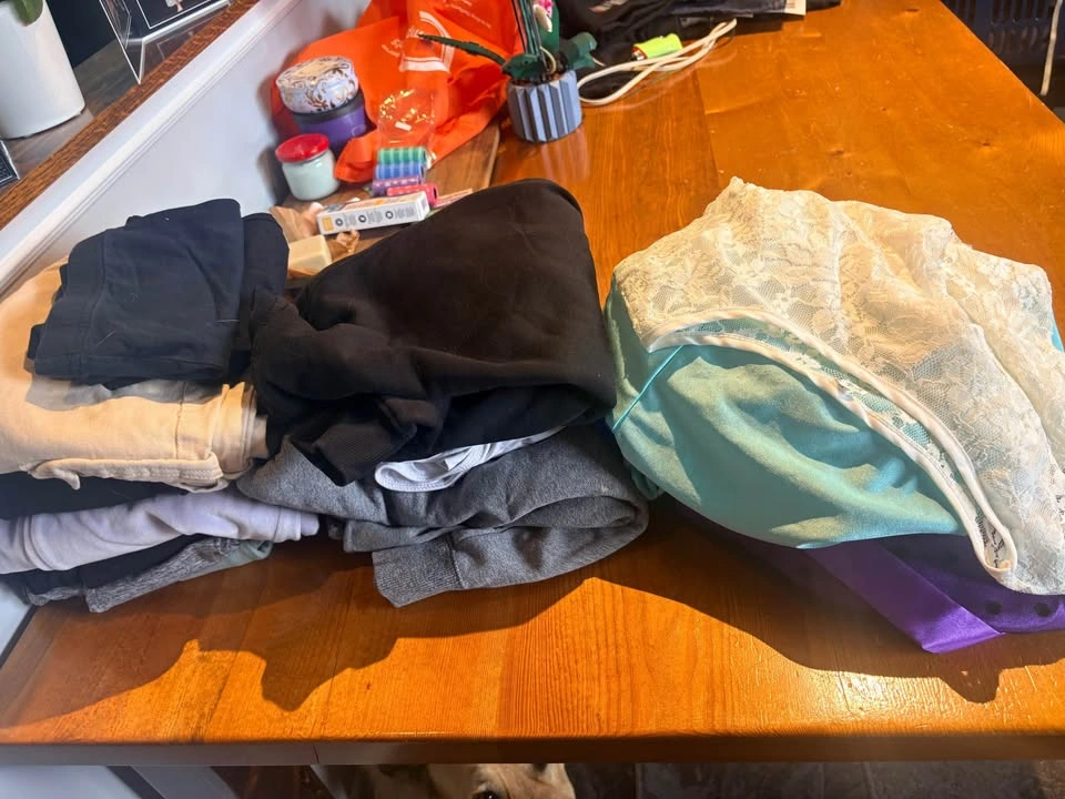 Girls clothing lot-33 pieces-pants, dresses, sweaters, shirts - photo 3