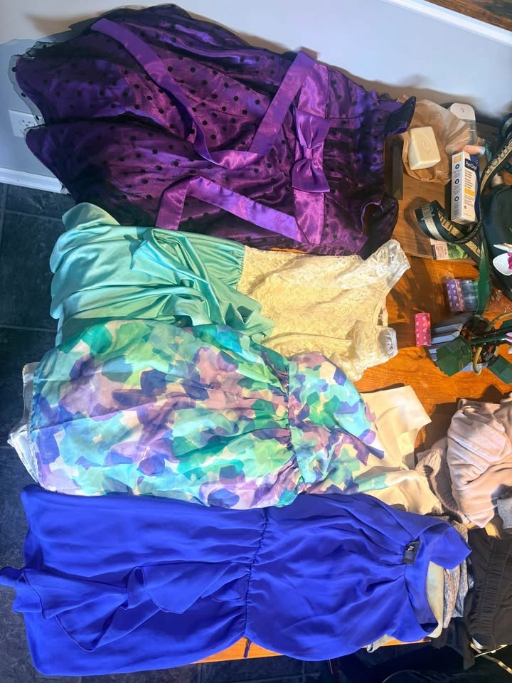 Girls clothing lot-33 pieces-pants, dresses, sweaters, shirts - photo 4