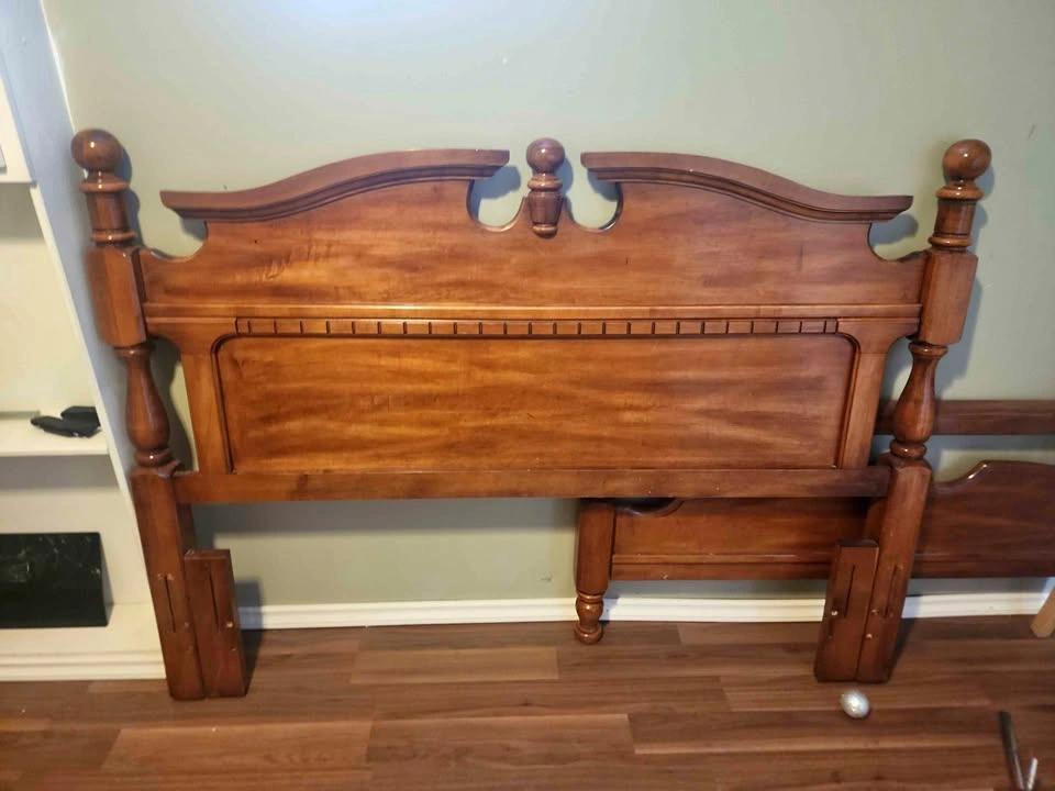 Vintage Kroehler Queen Bed Frame Solid wood