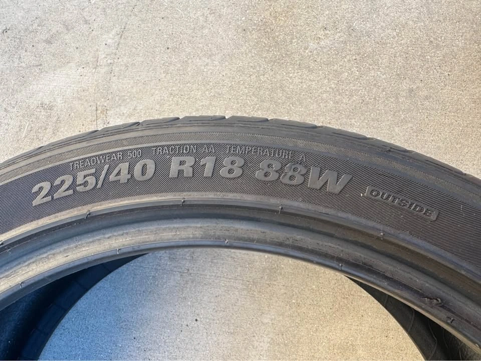 Kumho Majesty Solus 225/40R18 88W Tire – DOT 2022 – Good Tread - photo 3
