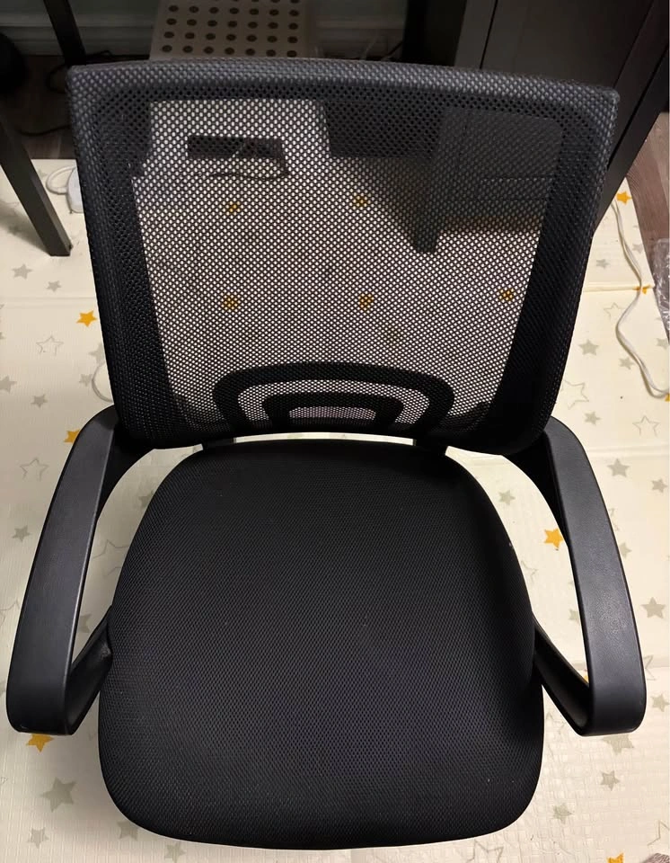 Ergonomic Black Mesh Office Chair - photo 2