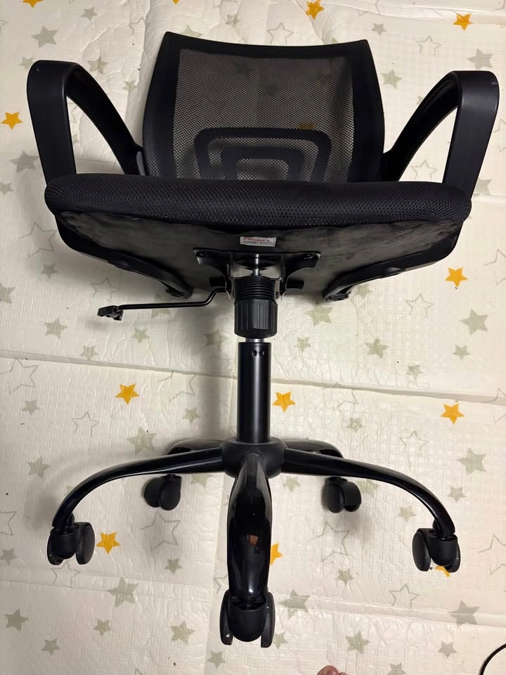 Ergonomic Black Mesh Office Chair - photo 4