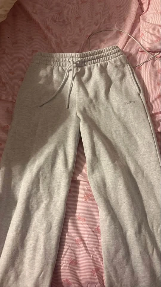 Aritzia Sweatset - photo 3