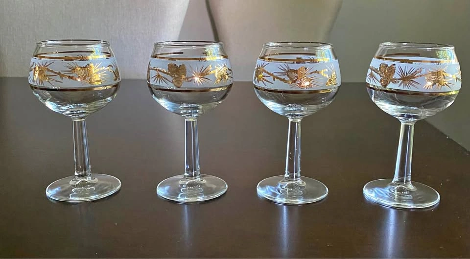 Vintage Gold Pinecone Cordial Glasses - Set of 4