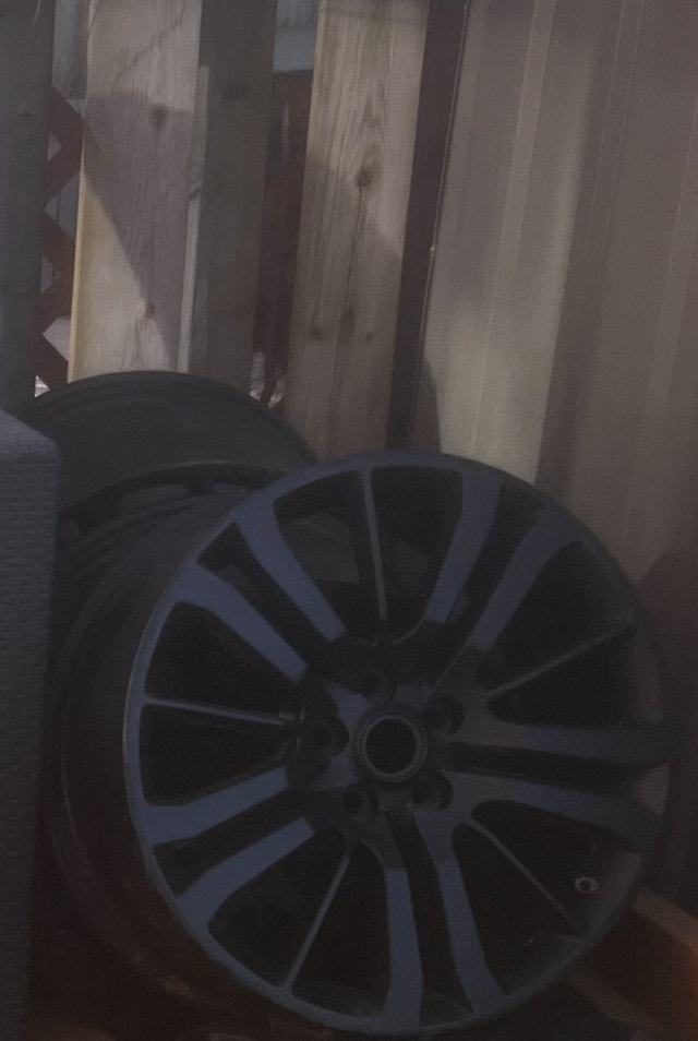 Land Rover Alloy Wheels (price is for all 4)
