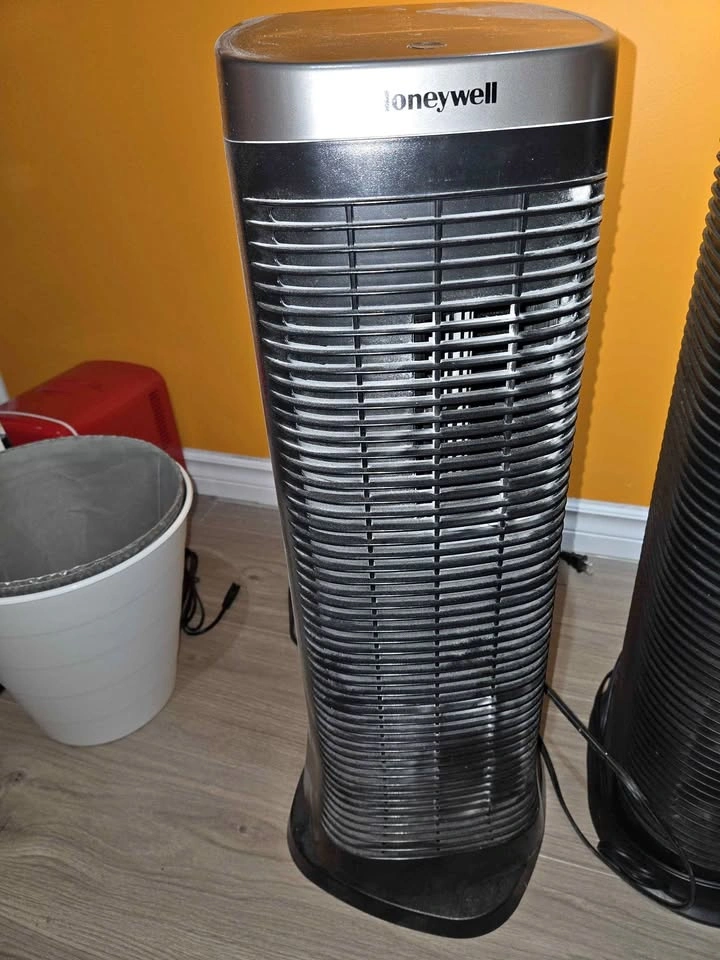 Honeywell oscillating tower Air Purifier