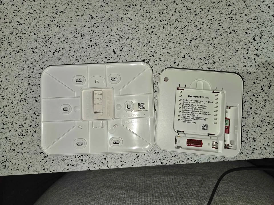 Honeywell Home ProSeries TH4110U2005 Thermostat - photo 3