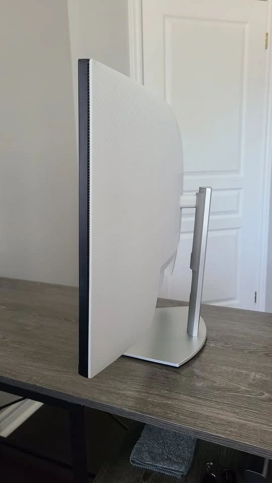 Dell 32-inch 4K UHD Curved Monitor - S3221QS - photo 4