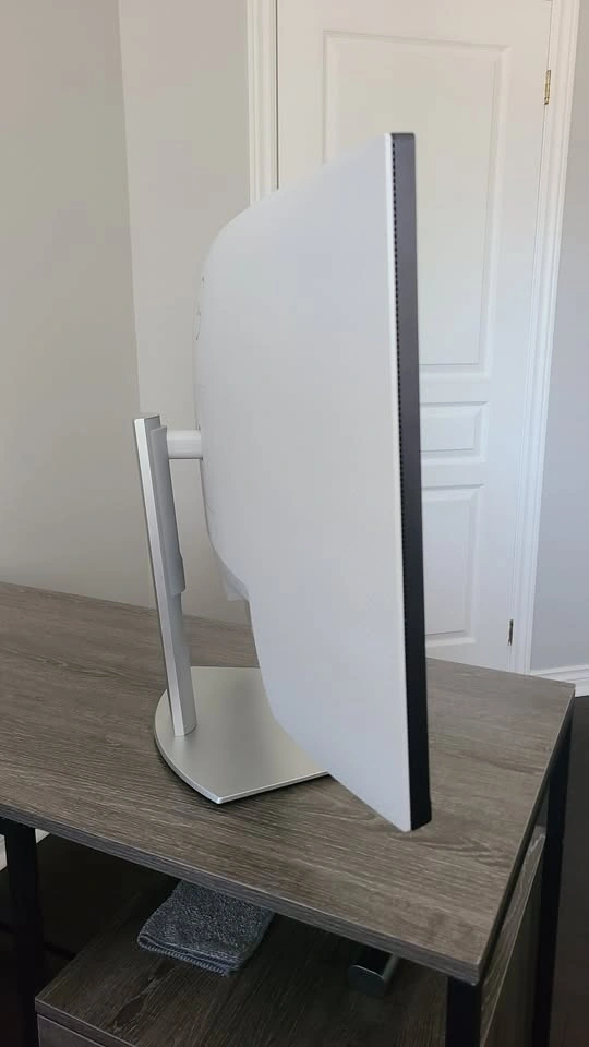 Dell 32-inch 4K UHD Curved Monitor - S3221QS - photo 5