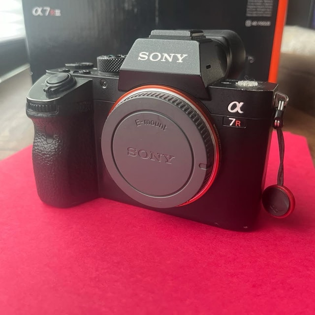 Sony A7R III (ILCE-7RM3) Full Frame Mirrorless Camera Body - photo 2