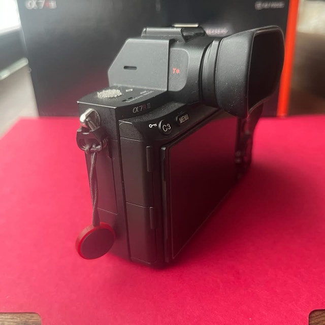 Sony A7R III (ILCE-7RM3) Full Frame Mirrorless Camera Body - photo 5