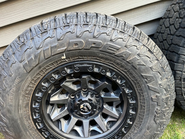 285/70/17 Falken Wildpeak AT4 and Fuel Covert Rims - photo 4