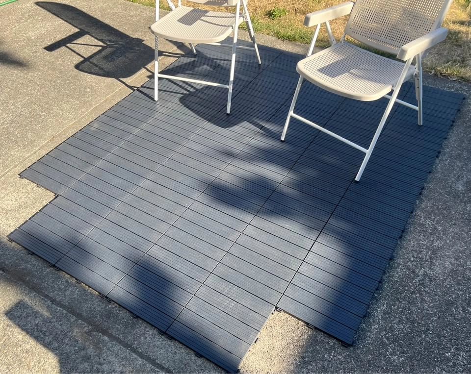 40 Outdoor Interlocking Deck Tiles – Off-Black Modular Flooring - photo 4
