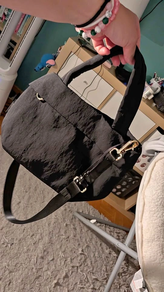 Lululemon black 5L tote