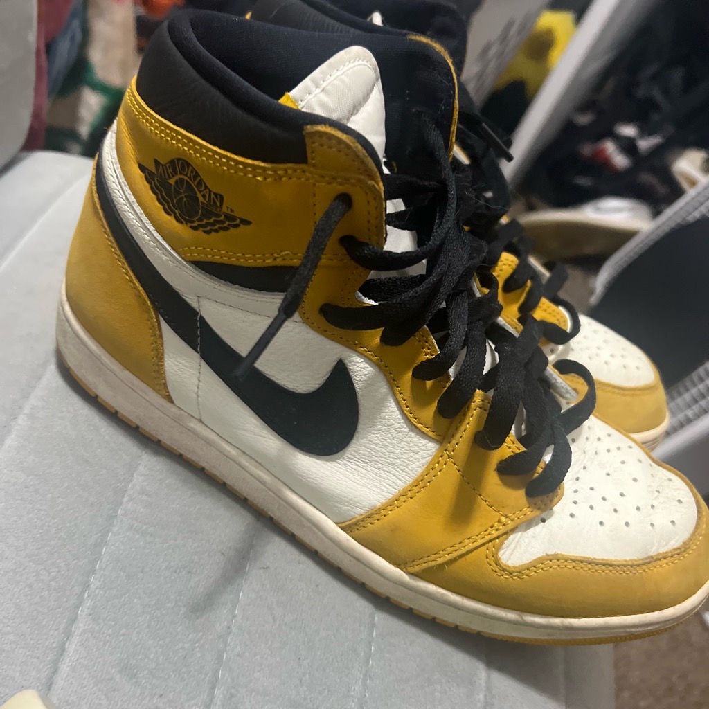 Air Jordan 1 High Tops - photo 3