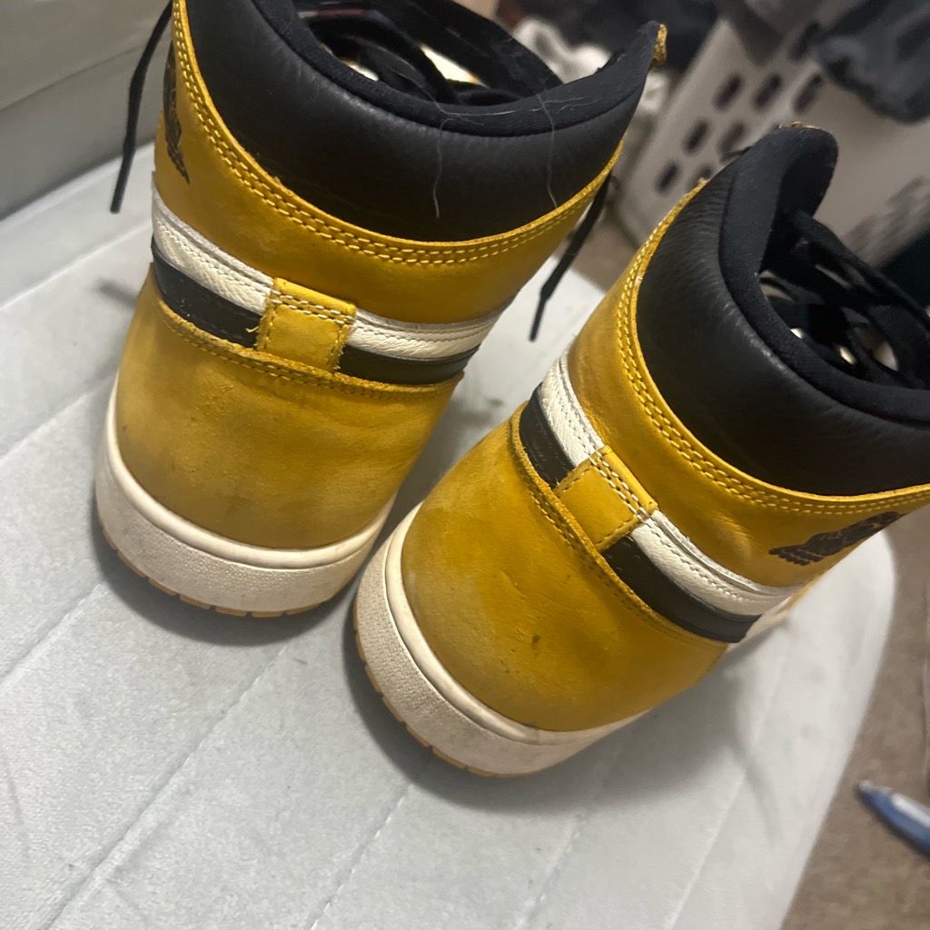 Air Jordan 1 High Tops - photo 4