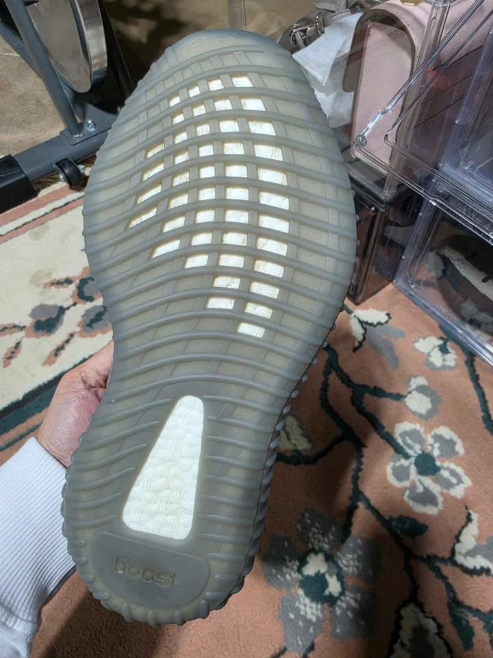 Adidas Yeezy Boost 350 V2 Beluga 2.0 - photo 2