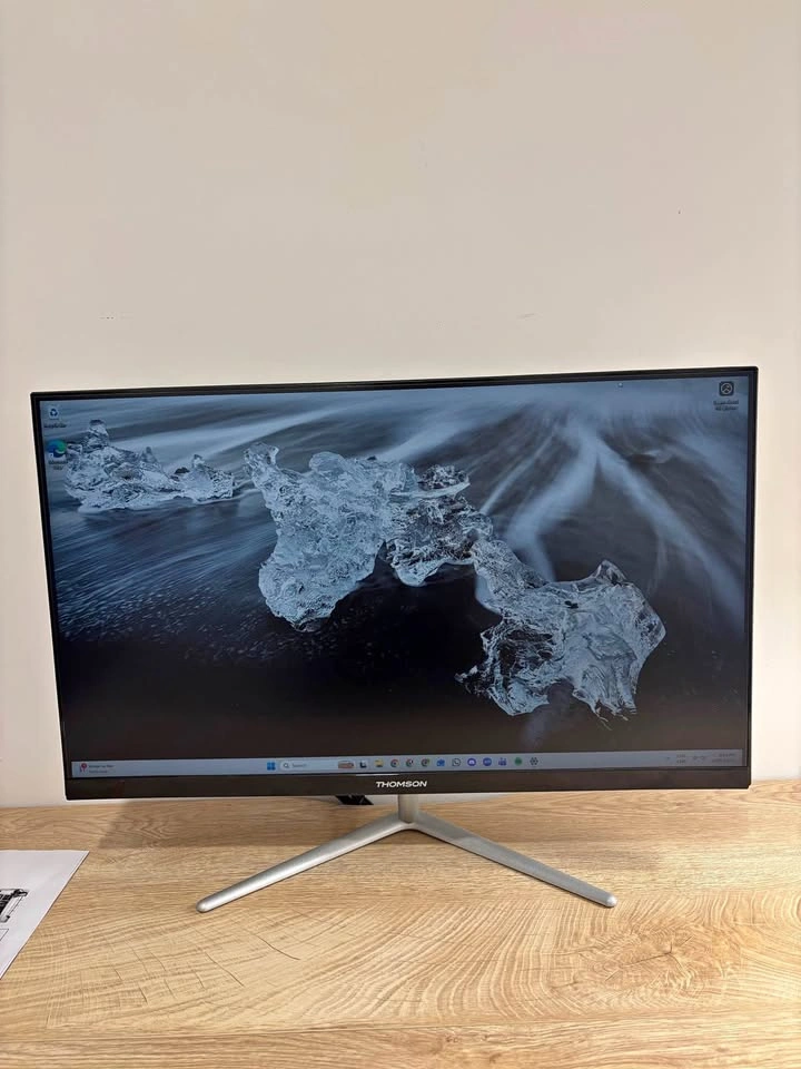 Thomson 23.6" All in One System PC