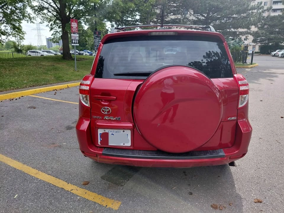 2010 Toyota RAV4 - photo 5