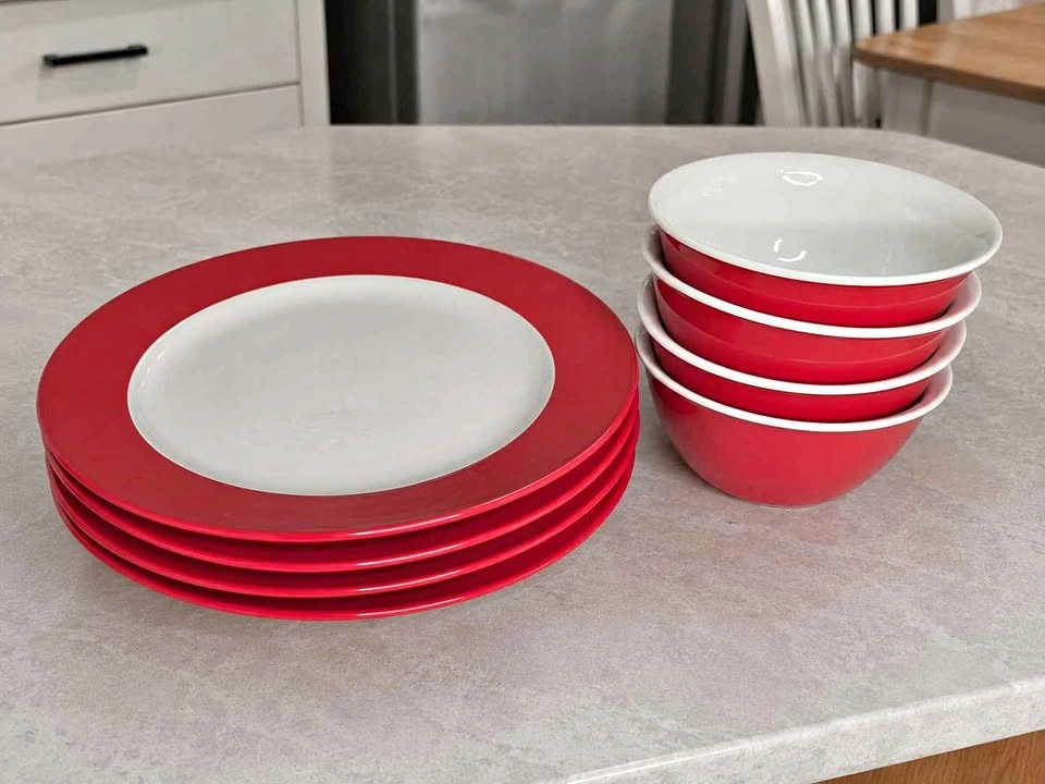 CANVAS Red White Dinnerware Set 8pc