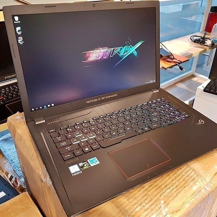 ASUS ROG STRIX GL753VE 17.3” Gaming Laptop i7 16GB 256GB SSD