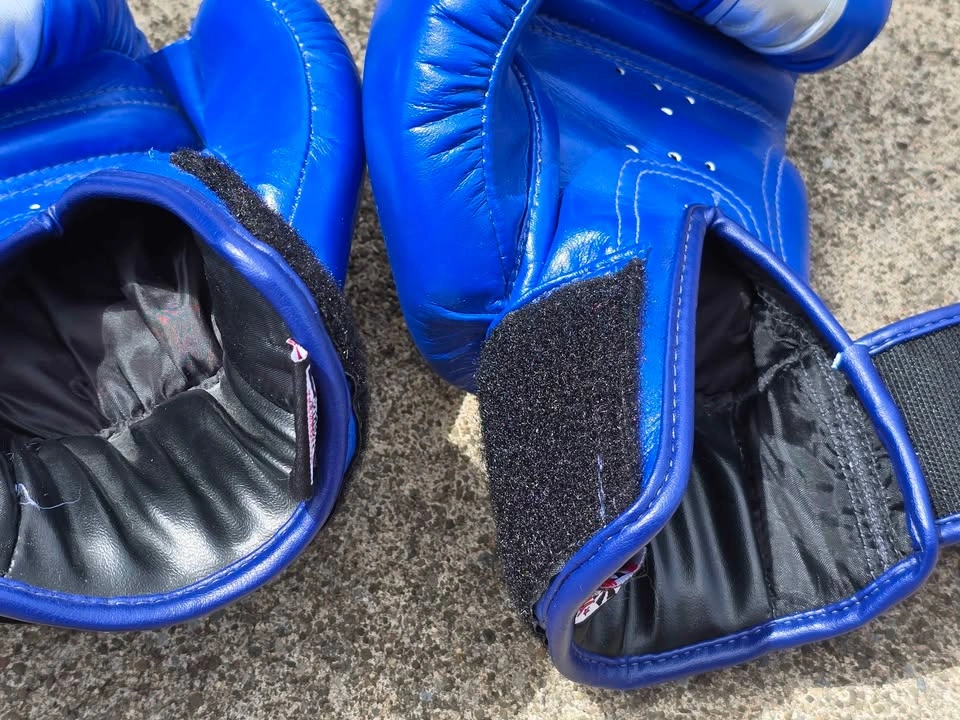 YOKKAO Blue Muay Thai Gloves 8 oz $35 Firm - photo 4