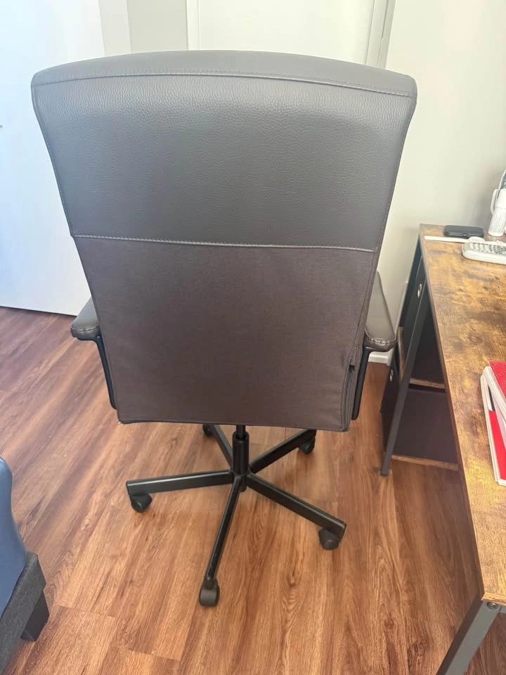 IKEA MILLBERGET Swivel Office Chair - Dark Brown Leather - photo 4