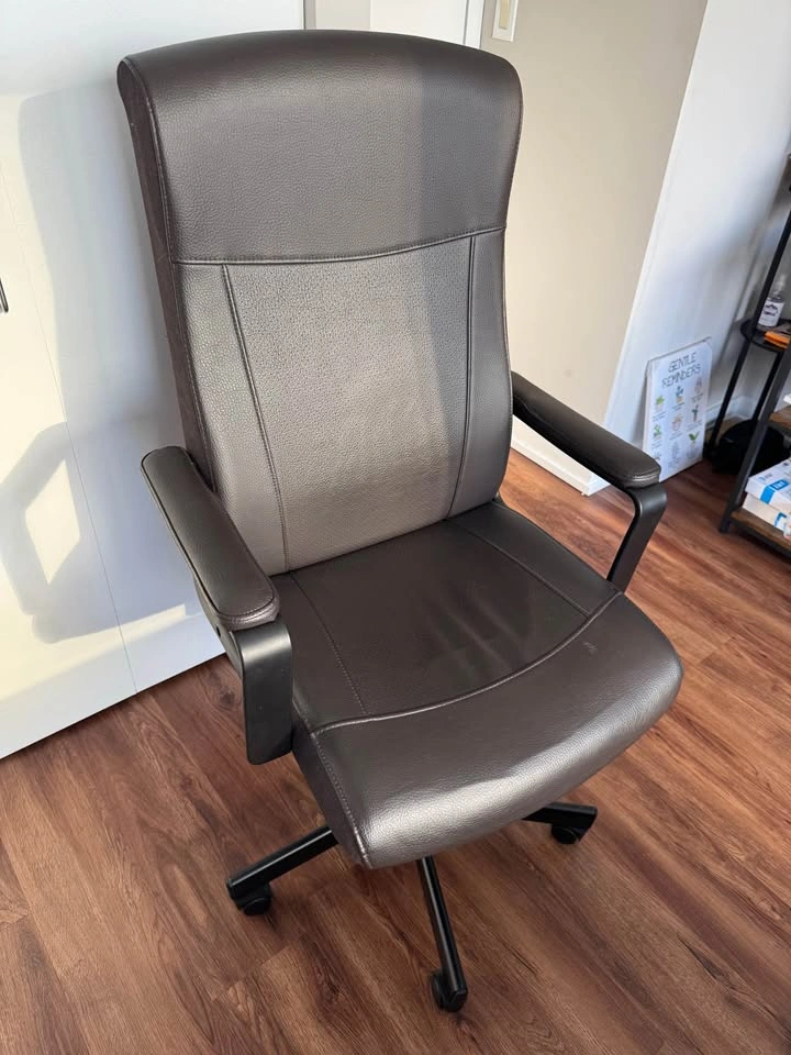 IKEA MILLBERGET Swivel Office Chair - Dark Brown Leather - photo 5