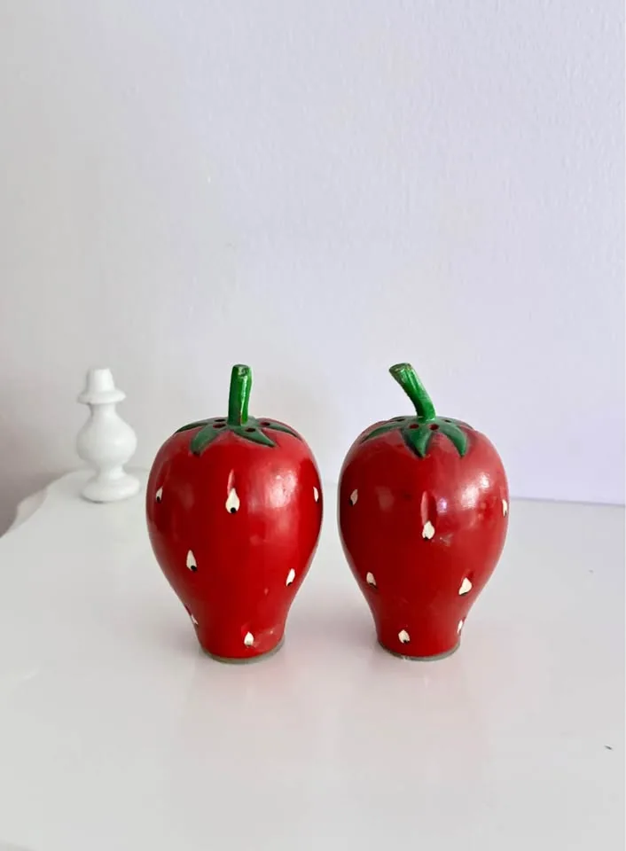 Strawberry Salt & Pepper Shakers thumbnail