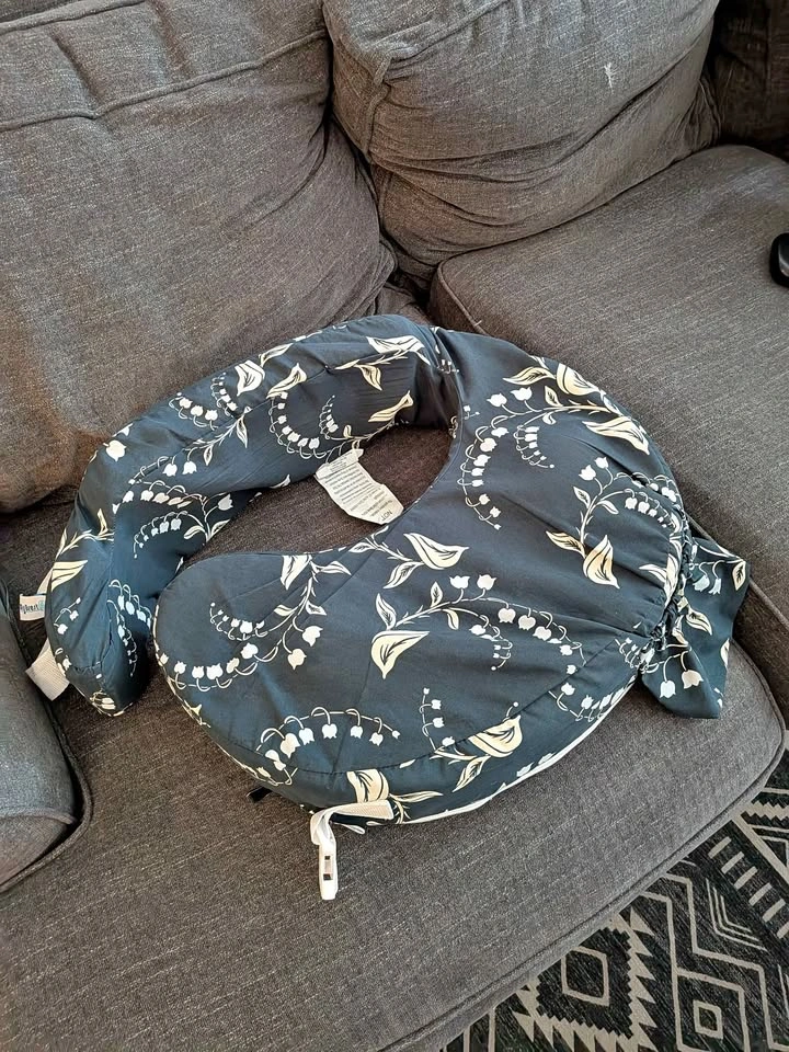 My Breast Friend feeding nursing pillow