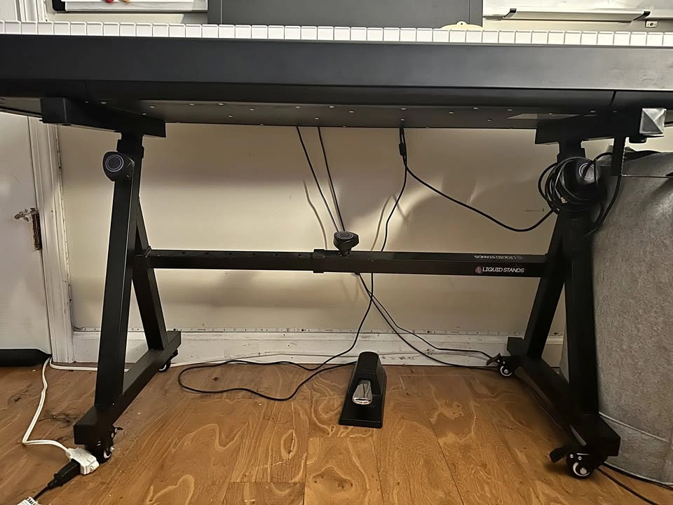 Yamaha DGX 670, and peripherals - photo 2