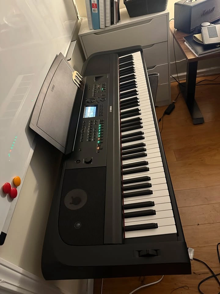 Yamaha DGX 670, and peripherals