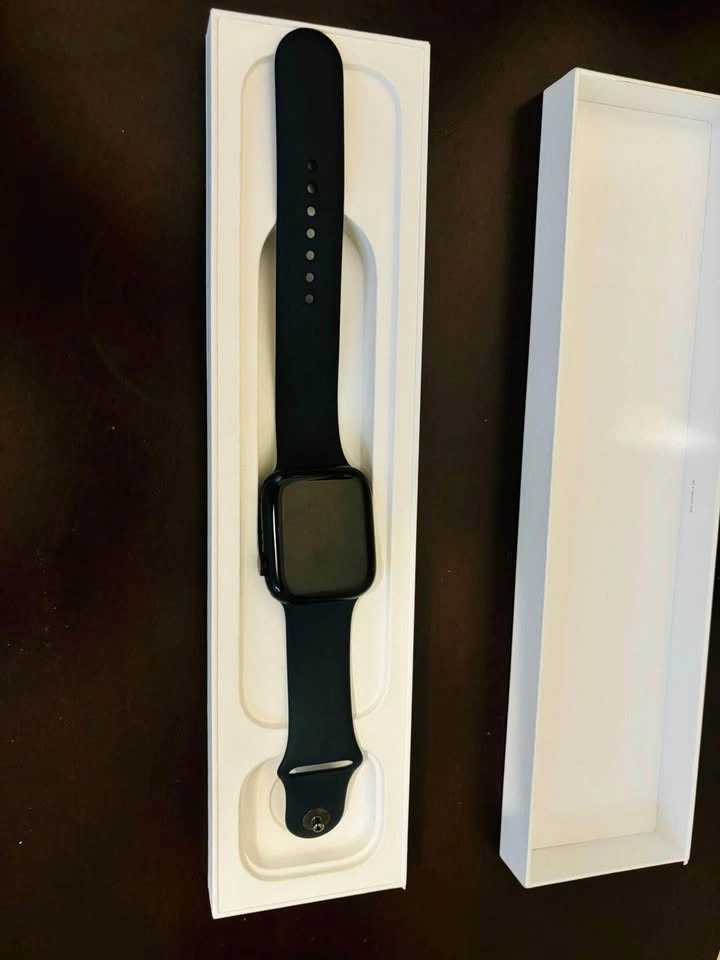 Apple Watch Series 8! - photo 3