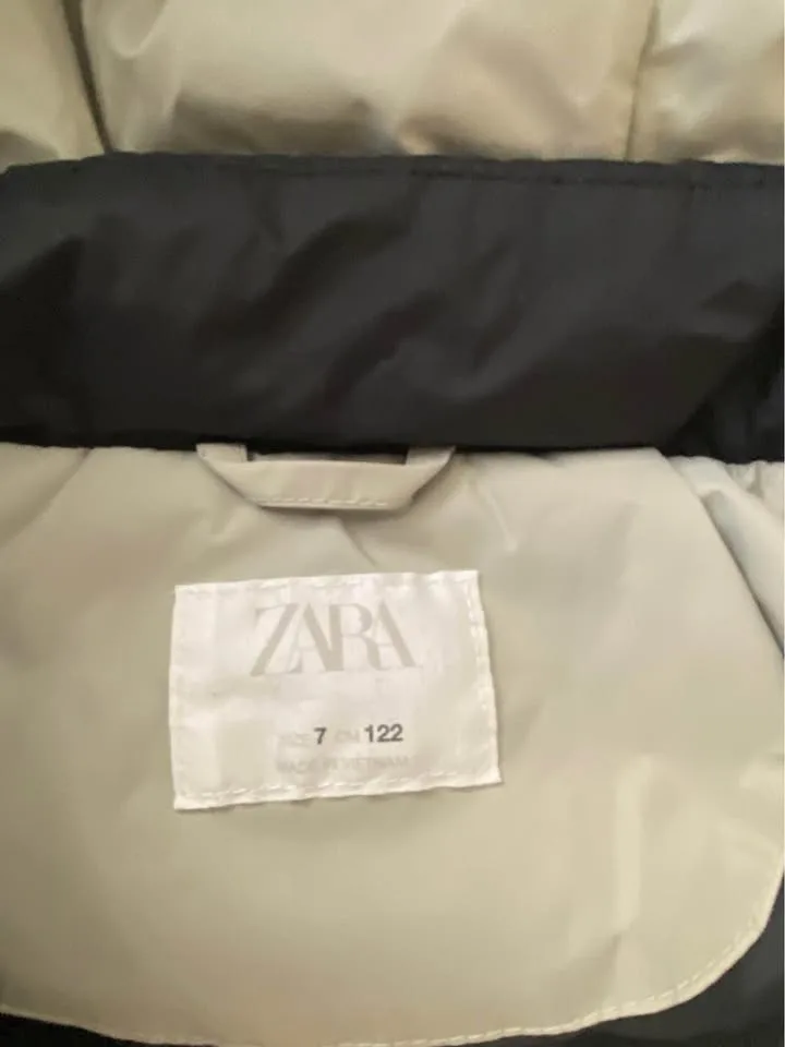 ZARA boy's rain jacket image indicator(3)