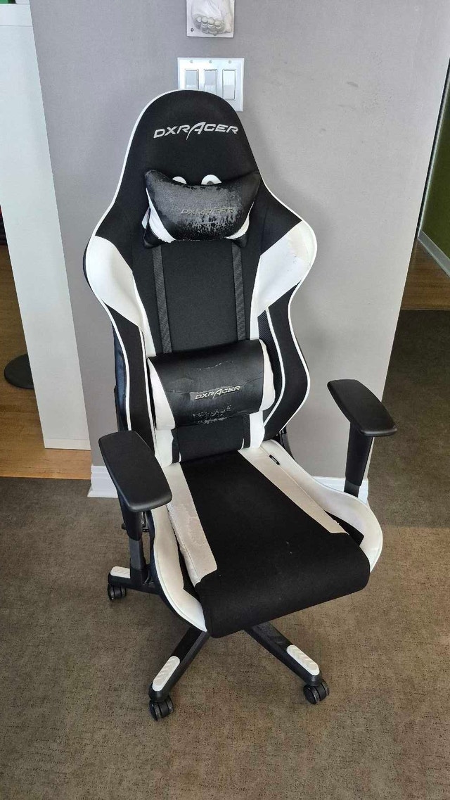 DXRacer Racing Series Gaming Chair – Black/White