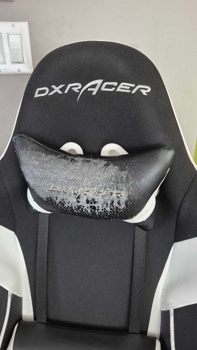 DXRacer Racing Series Gaming Chair – Black/White - photo 5