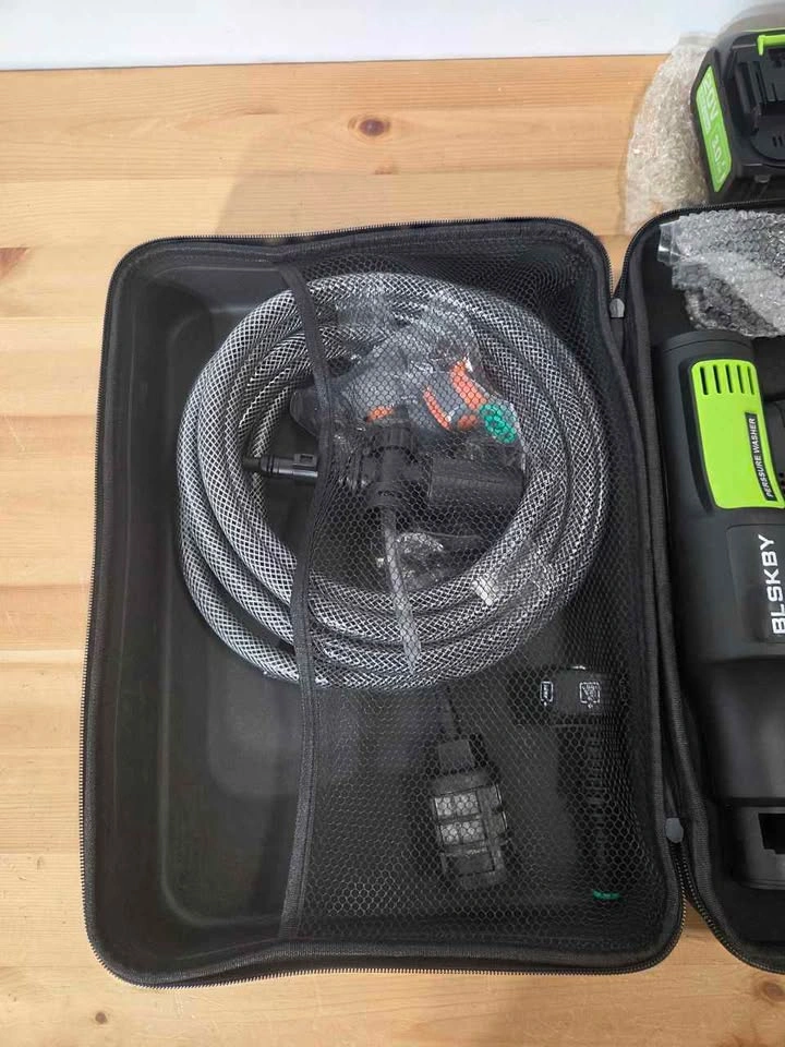 Cordless Pressure Washer with 2 Batteries - photo 4